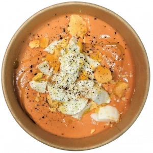 salmorejo con huevo duro
